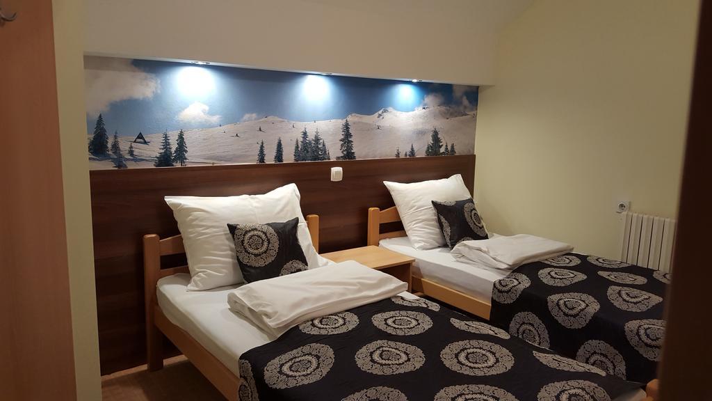 Guesthouse Lucic ยาโฮรินา ภายนอก รูปภาพ