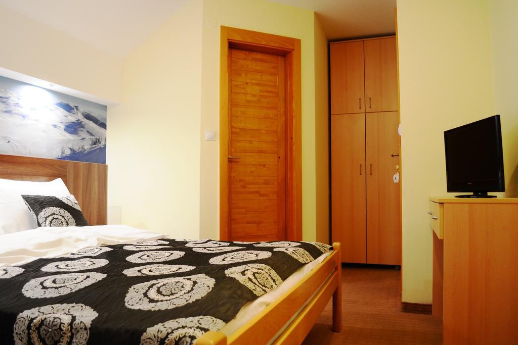 Guesthouse Lucic ยาโฮรินา ภายนอก รูปภาพ